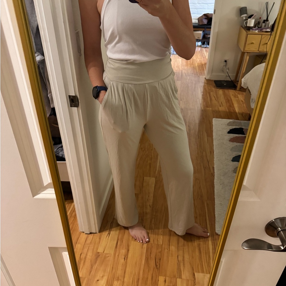 Vuori Cream Wide Leg pant